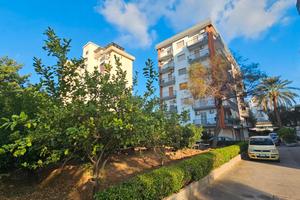 Viale Francia 168 mq con Posto Auto e Box