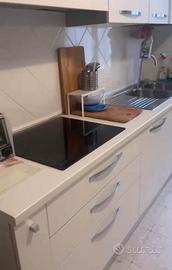 Cucina moderna pari al nuovo – 2,60mt  circa