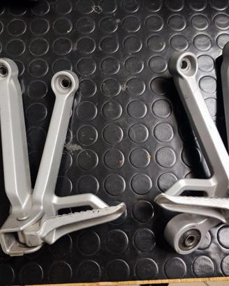 Pedane posteriori gsx-r 600 750 K4 k5