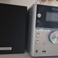 Radio Kenwood compatta