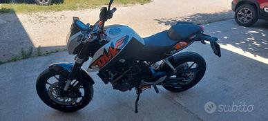 Moto KTM 125 stradale