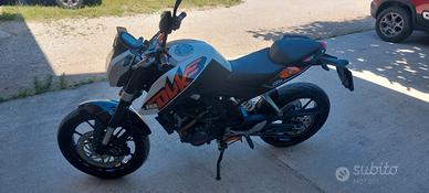 Moto KTM 125 stradale
