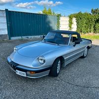 Alfa romeo spider duetto