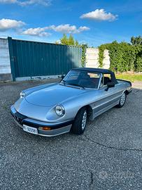 Alfa romeo spider duetto