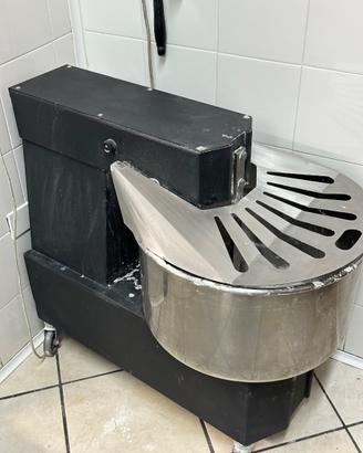 Impastatrice mecnosud 40 kg