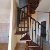 scala a chiocciola in legno