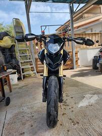 Ducati hypermotard 1100