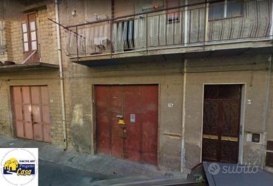 Garage [Rif: C-80]
