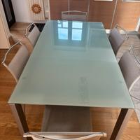 Tavolo allungabile e 6 sedie