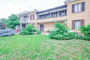 VILLA BIFAMNILIARE A ROBECCHETTO !!