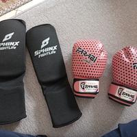 guantoni da boxe e parastinchi 