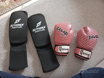 guantoni da boxe e parastinchi 