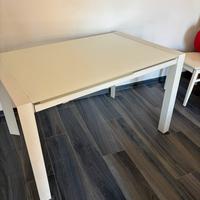 Tavolo allungabile design con sedie (4)