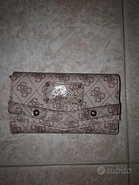 portafoglio borsello Guess