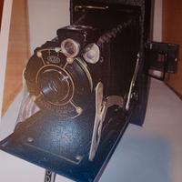 Fotocamera vintage a soffietto