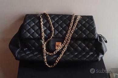 Borsa nera con tracolla