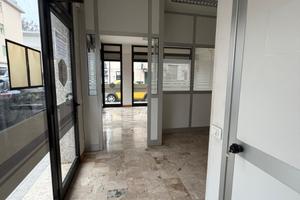 MIRA Negozio in zona centrale