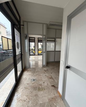 MIRA Negozio in zona centrale