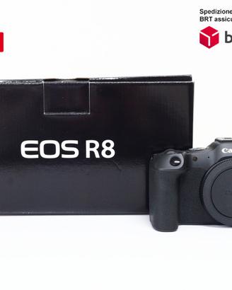 CANON EOS R8 .