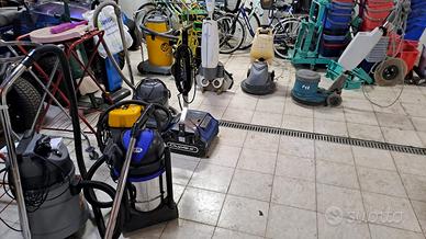 attrezzatura professionale x pulizie industriali