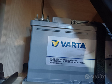Batteria AGM Varta come nuova
