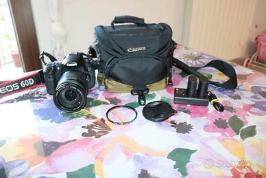 Fotocamera Canon 60D + 18-200mm IS