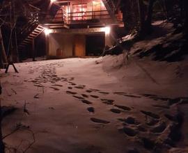 Piano battaglia chalet sulla neve