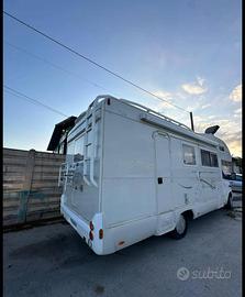 Camper Mercedes-Benz SLR McLaren