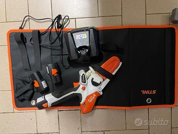 Seghetto elettrico Still con 3 batterie