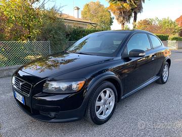 Volvo c30 1.6 Diesel - 110 CV - Neopatentati