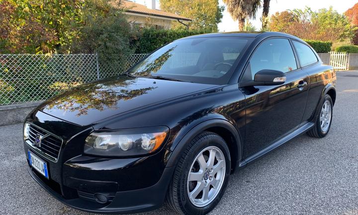 Volvo c30 1.6 Diesel - 110 CV - Neopatentati
