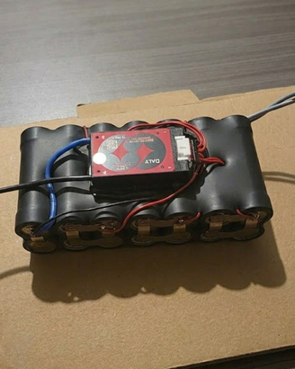 Batteria 24 volt 10  ampere bici monopatino