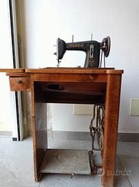 Macchina da cucire d'epoca Vigor