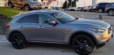 INFINITI QX70