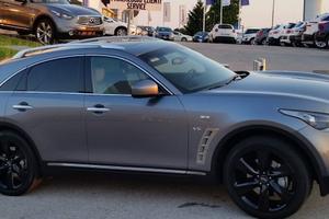 INFINITI QX70