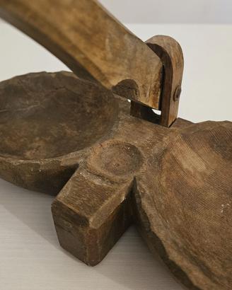 Raro schiaccianoci antico a leva arte contadina