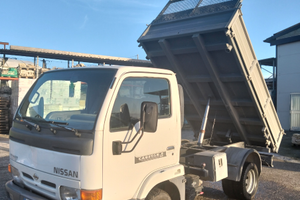 Nissan cabstar ribaltabile