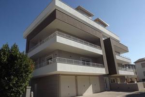 Appartamento di 115 m² con 5 locali e box auto a F