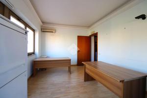 4 LOCALI A MONTOPOLI DI SABINA