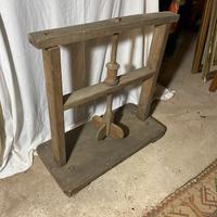 Antica imbottigliatrice in legno