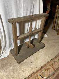 Antica imbottigliatrice in legno