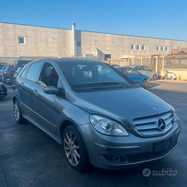 Mercedes Classe B W245 2.0 cdi 640940 PER RICAMBI