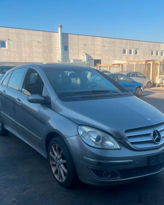 Mercedes Classe B W245 2.0 cdi 640940 PER RICAMBI