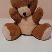 Peluche orsacchiotto e mamma mucca con vitellino