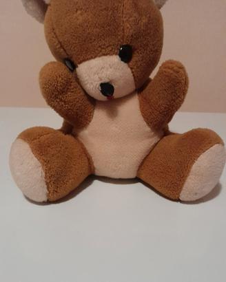 Peluche orsacchiotto e mamma mucca con vitellino