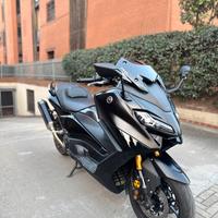 Tmax 560 tech max 2023