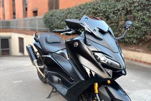 Tmax 560 tech max 2023