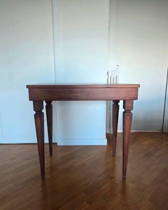 Tavolo in legno allungabile + 4 sedie + consolle