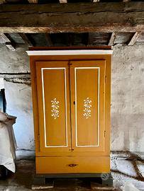 Armadio contadino a 2 ante con cassetto