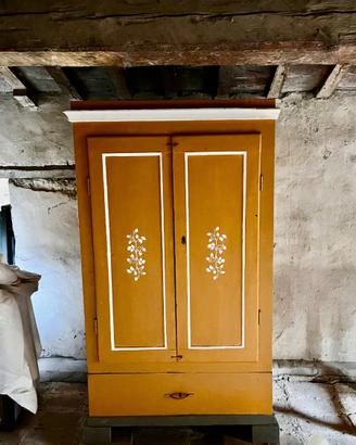 Armadio contadino a 2 ante con cassetto